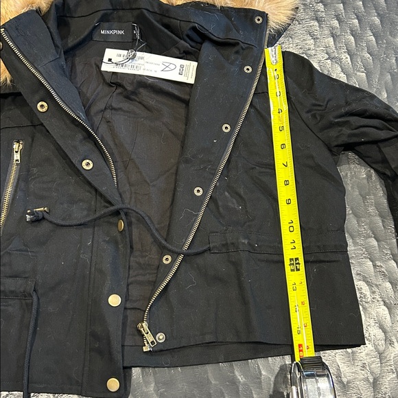 Mink pink cropped black jacket - Picture 7 of 7